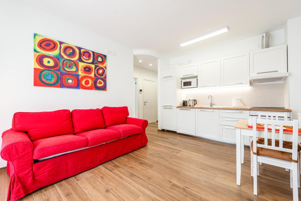 Central Station Apt With Parking バーリ エクステリア 写真