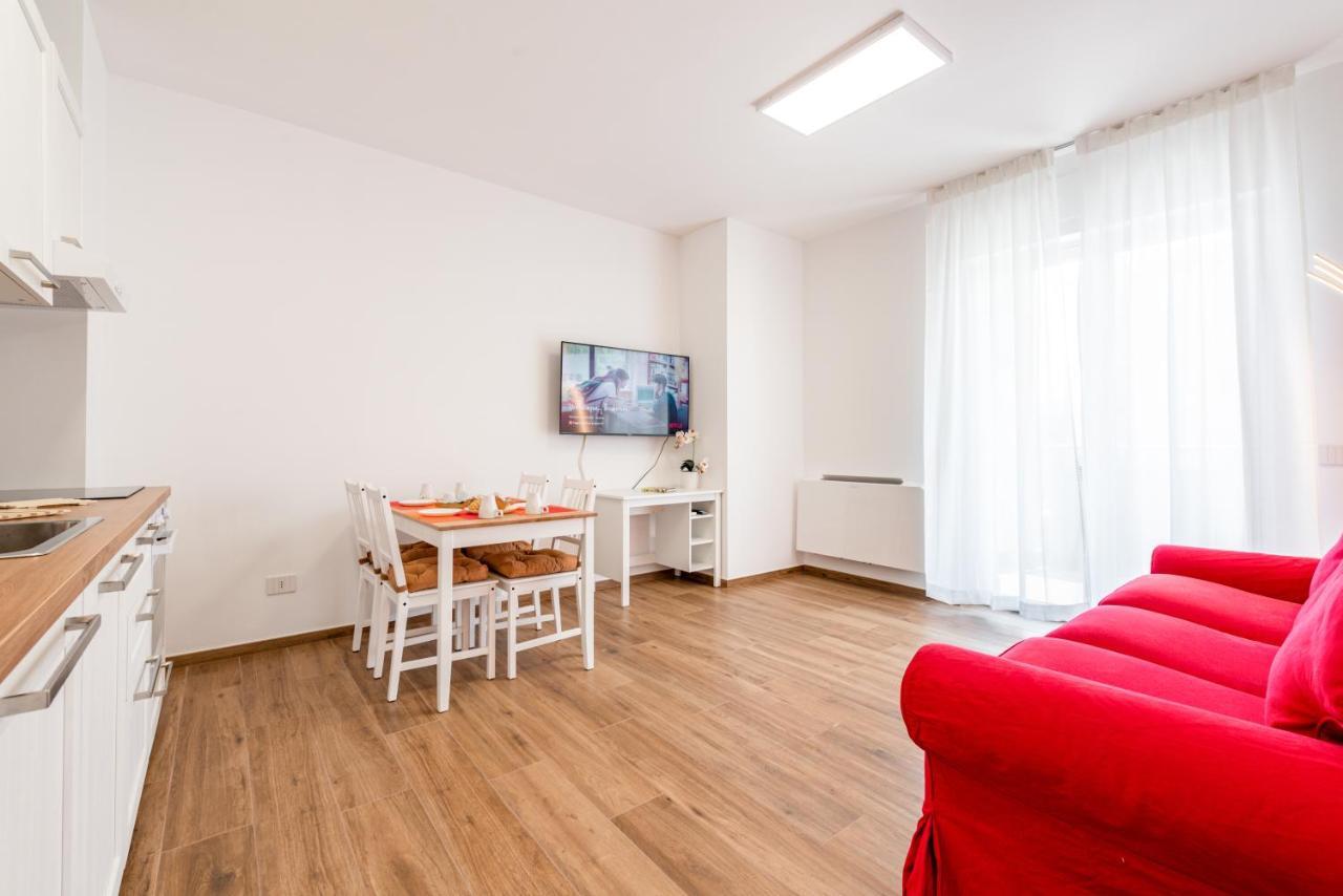 Central Station Apt With Parking バーリ エクステリア 写真
