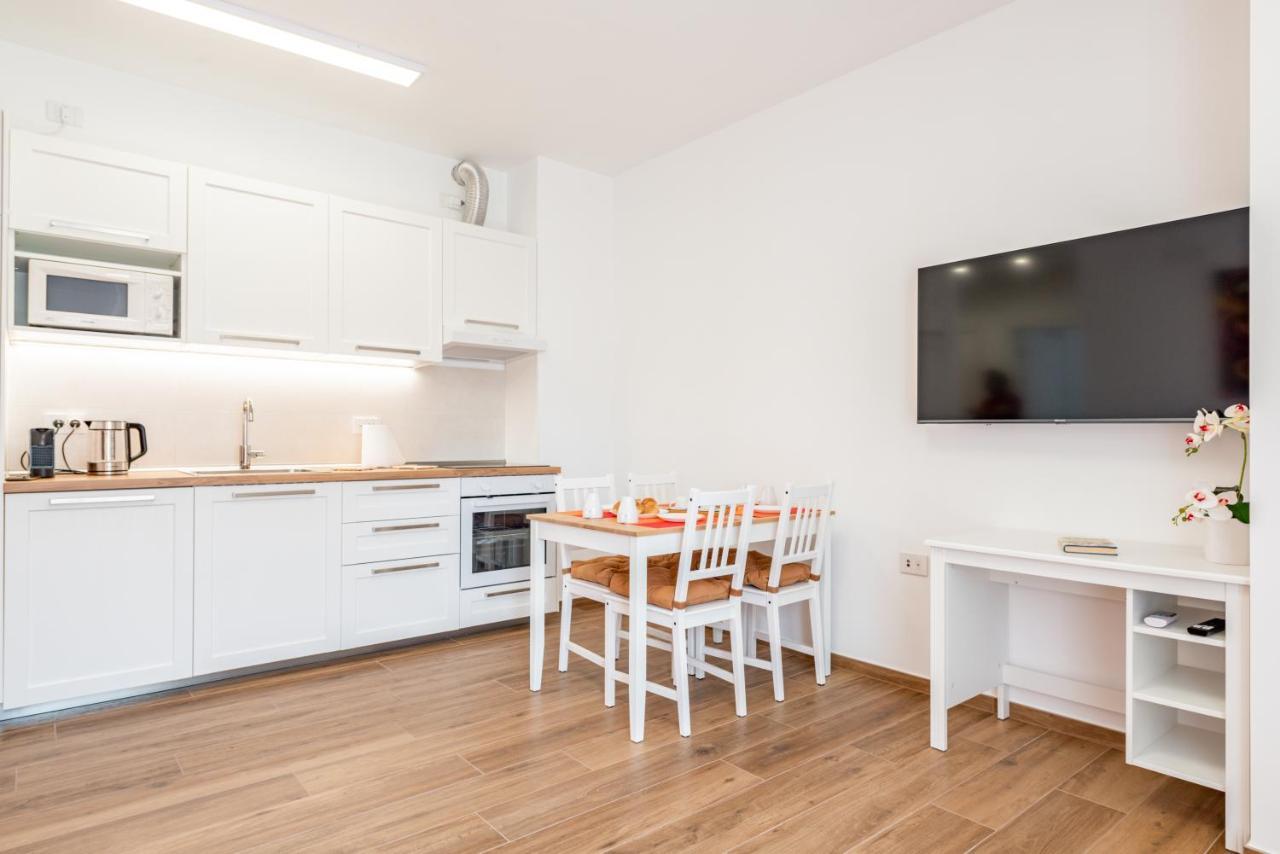 Central Station Apt With Parking バーリ エクステリア 写真